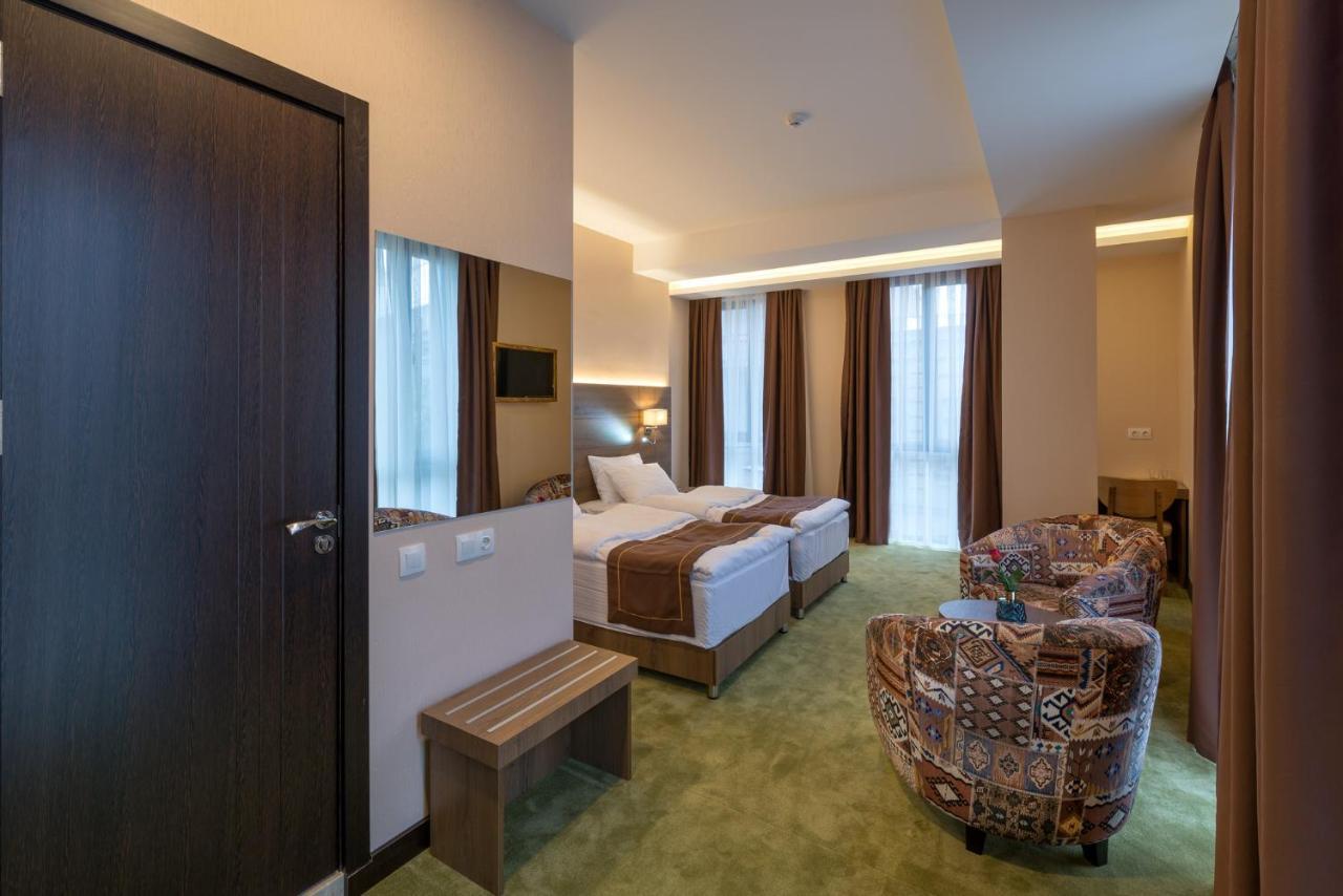 Veranova Hotel Tbilisi Exterior photo